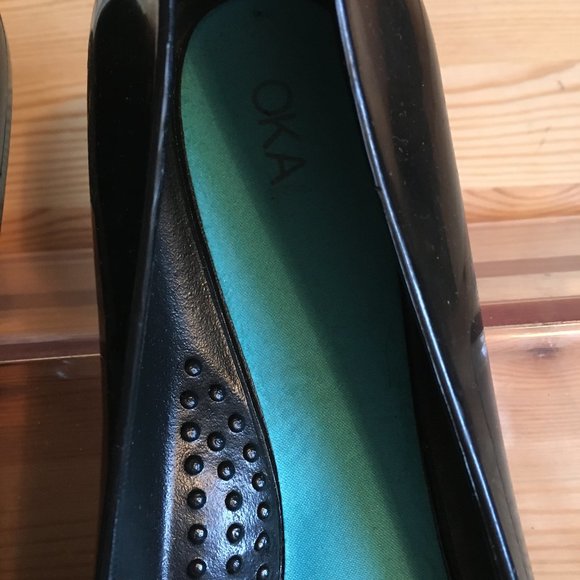 OKA B Black Shiny Patent Rubber Ballet Flats - Picture 4 of 9